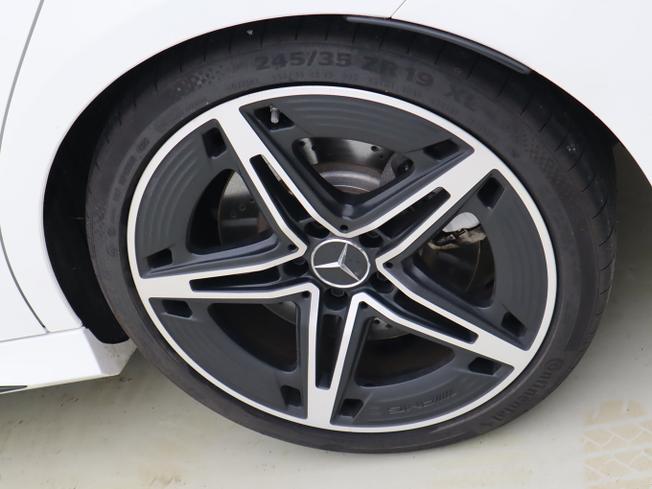 MERCEDES-BENZ CLA Class Photo 6