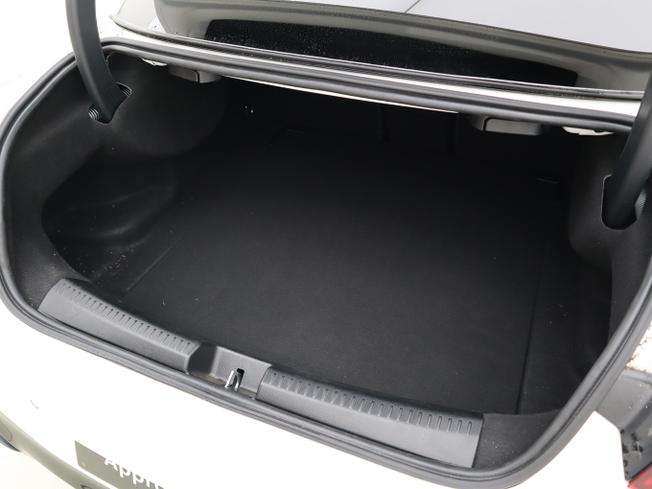MERCEDES-BENZ CLA Class Photo 9