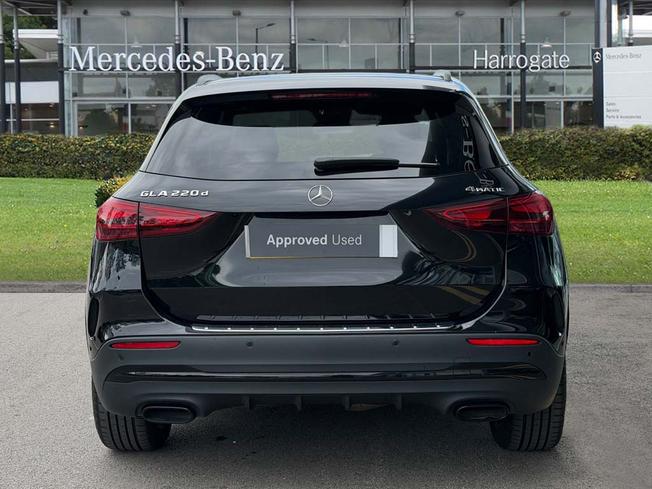 MERCEDES-BENZ GLA Photo 11