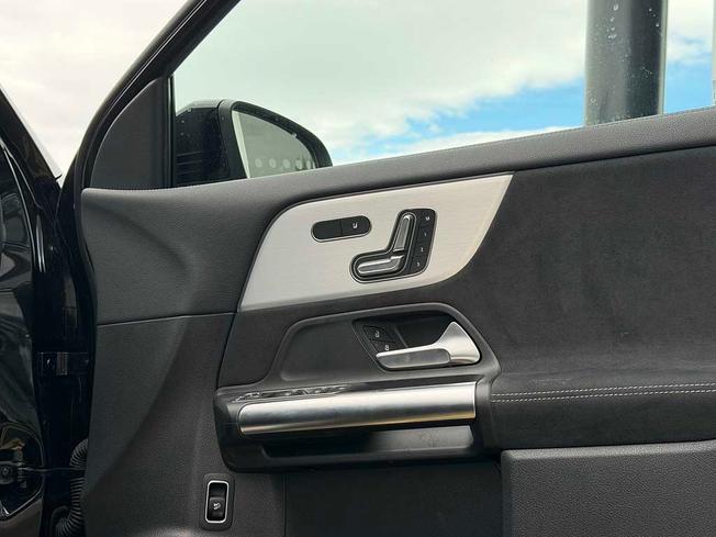 MERCEDES-BENZ GLA Photo 22