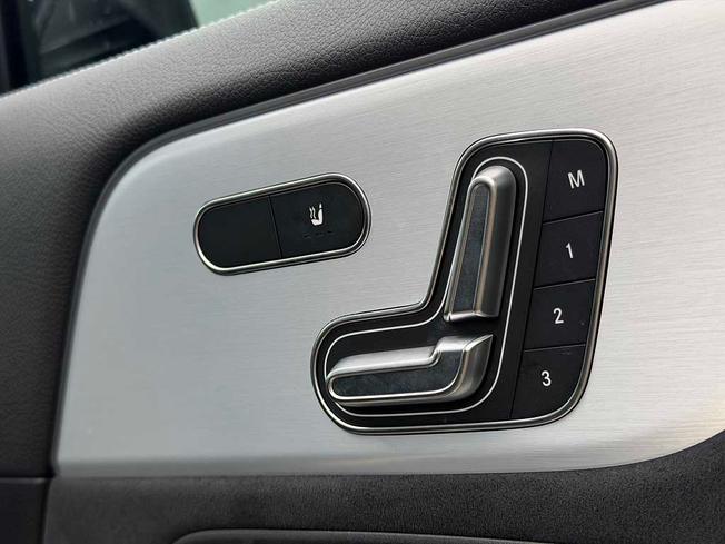 MERCEDES-BENZ GLA Photo 23