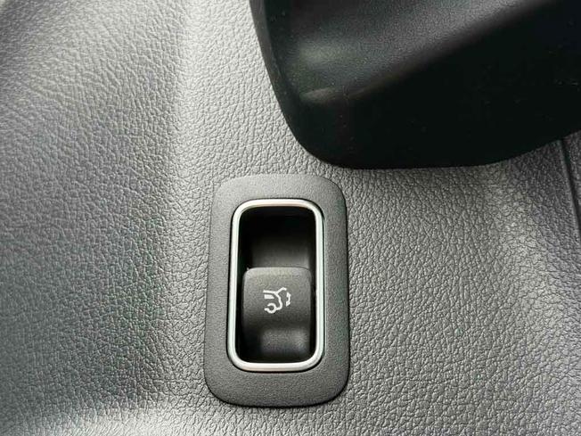 MERCEDES-BENZ GLA Photo 24