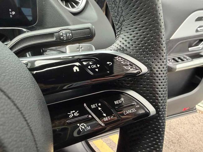 MERCEDES-BENZ GLA Photo 28