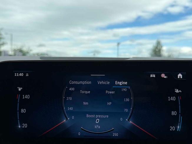 MERCEDES-BENZ GLA Photo 38
