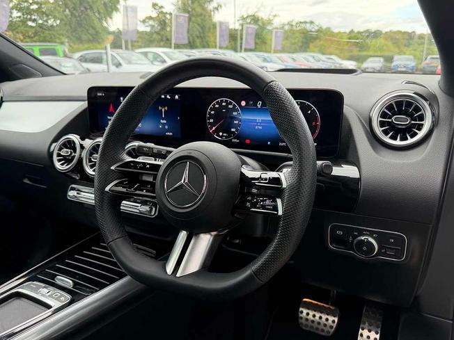 MERCEDES-BENZ GLA Photo 42