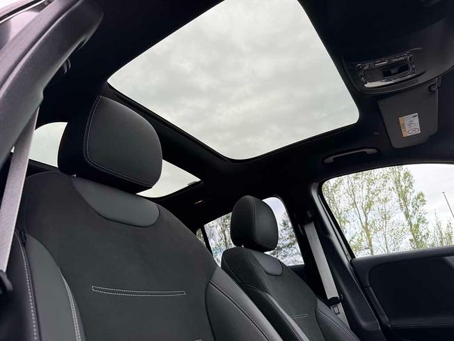 MERCEDES-BENZ GLA Photo 43