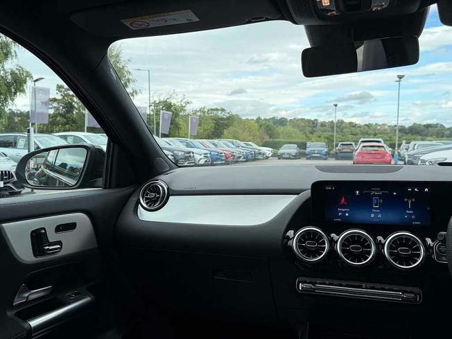 MERCEDES-BENZ GLA Photo 46