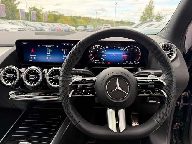 MERCEDES-BENZ GLA Photo 5