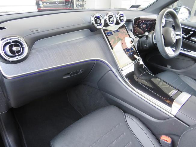 Mercedes-Benz GLC Photo 3
