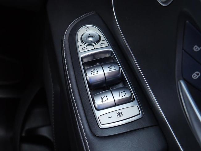 MERCEDES-BENZ V Class Photo 16