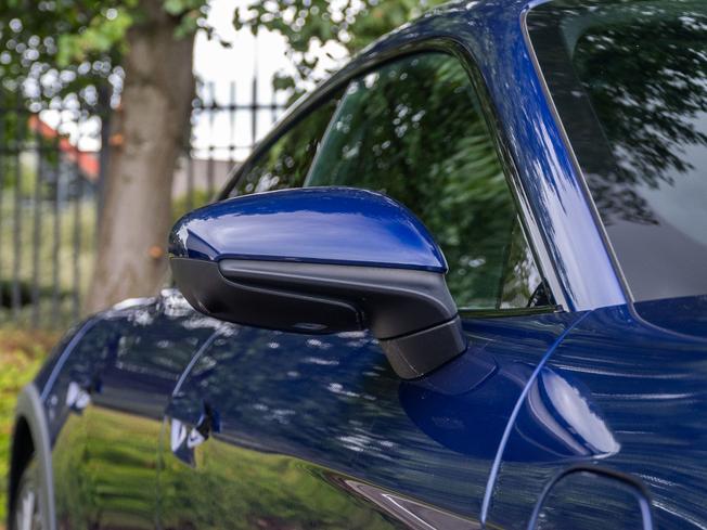 PORSCHE Taycan Photo 32