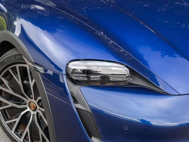 PORSCHE Taycan Photo 35