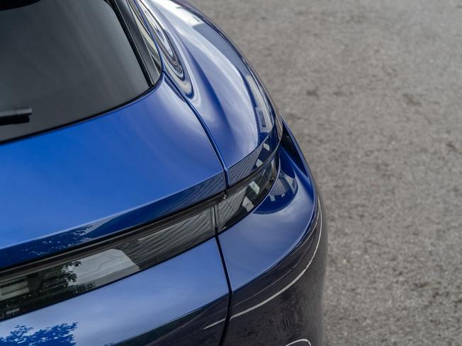 PORSCHE Taycan Photo 38