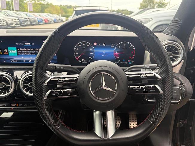 MERCEDES-BENZ A Class Photo 11
