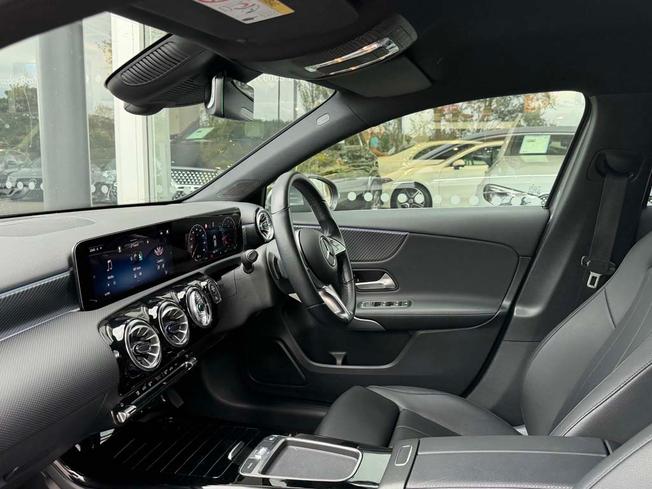 MERCEDES-BENZ A Class Photo 3