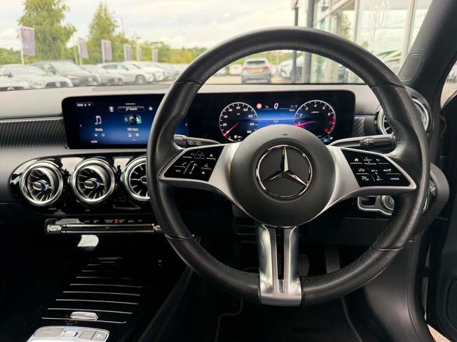 MERCEDES-BENZ A Class Photo 38