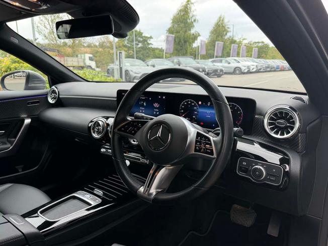 MERCEDES-BENZ A Class Photo 39