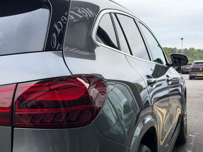 MERCEDES-BENZ GLA Photo 19