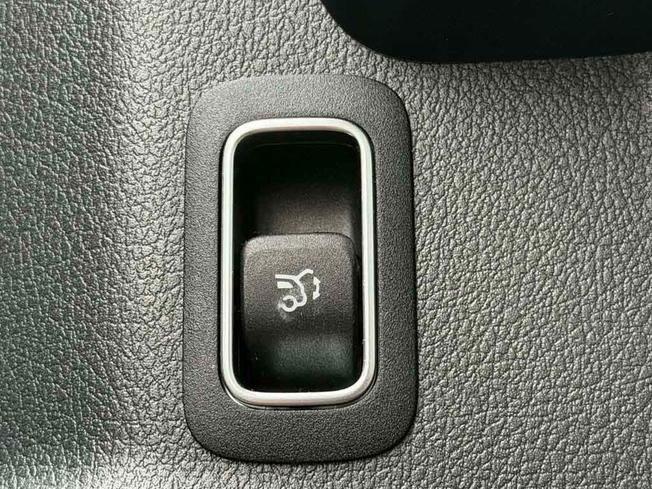 MERCEDES-BENZ GLA Photo 25