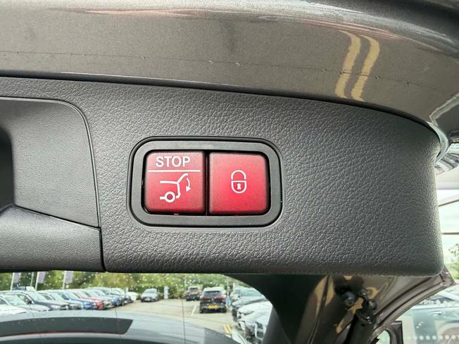 MERCEDES-BENZ GLA Photo 26