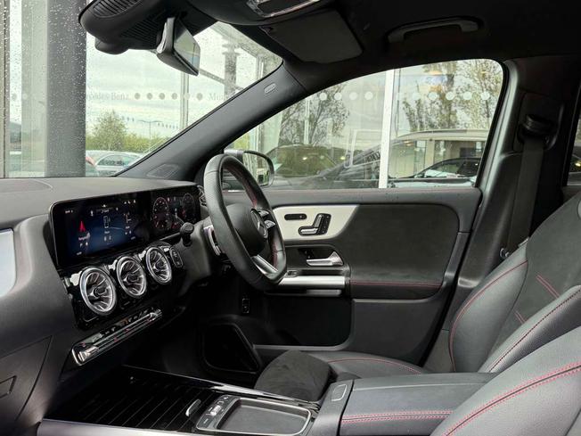 MERCEDES-BENZ GLA Photo 3