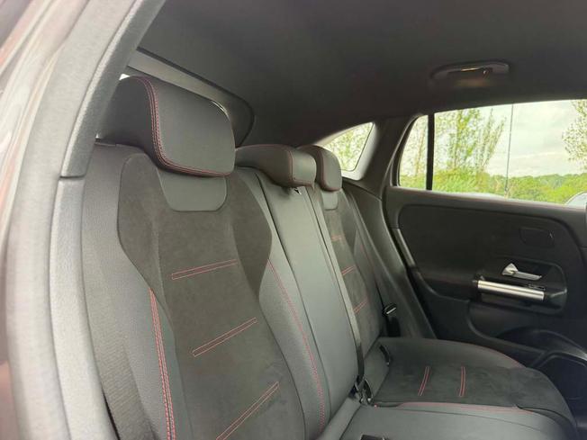MERCEDES-BENZ GLA Photo 8