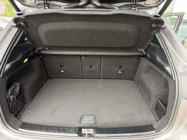 MERCEDES-BENZ GLA Photo 9
