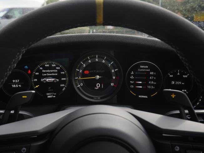 PORSCHE 911 Photo 15