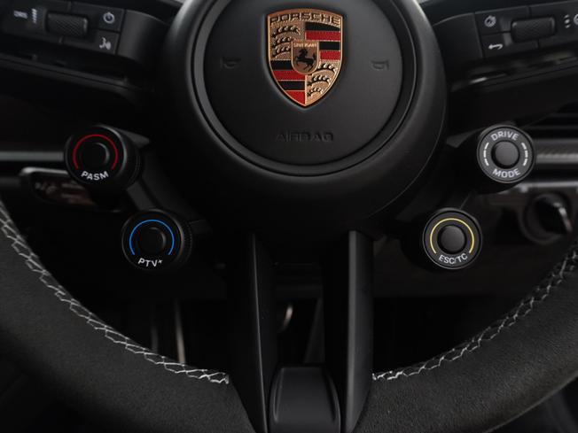 PORSCHE 911 Photo 16