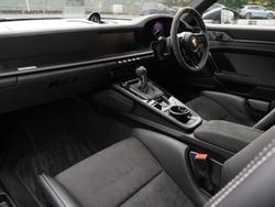 PORSCHE 911 Photo 2