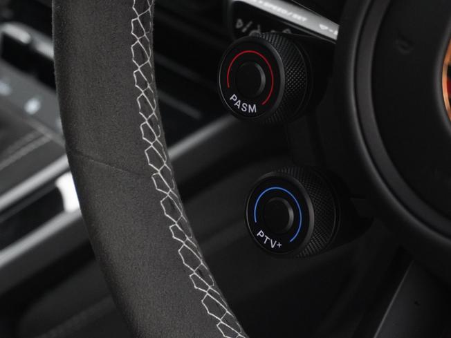 PORSCHE 911 Photo 23