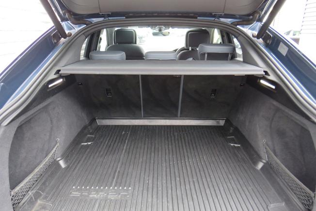 AUDI e-tron Photo 16