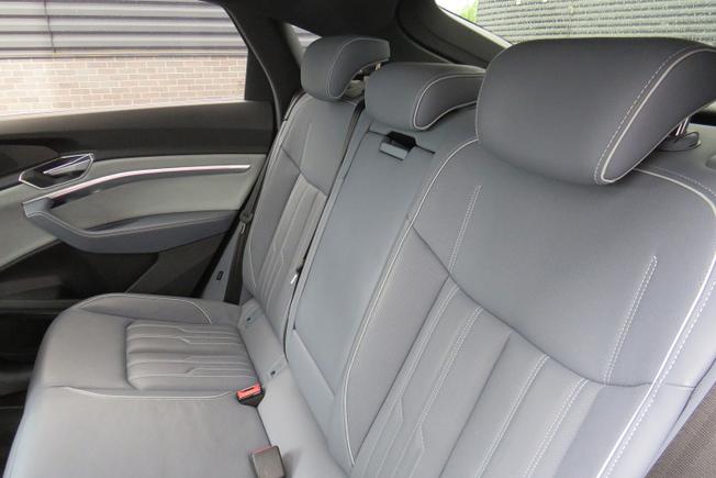 AUDI e-tron Photo 19