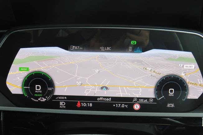 AUDI e-tron Photo 29
