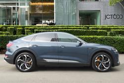 AUDI e-tron Photo 3