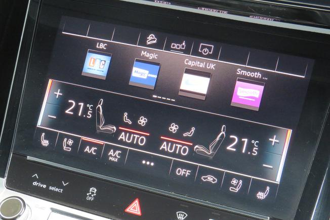 AUDI e-tron Photo 34