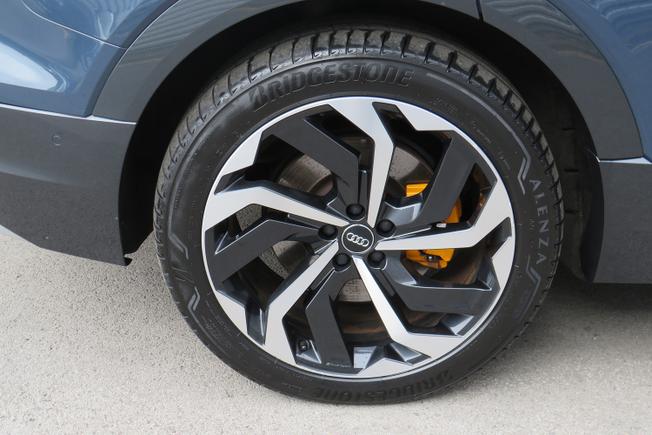 AUDI e-tron Photo 6