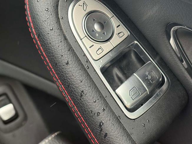 MERCEDES-BENZ C Class Photo 23