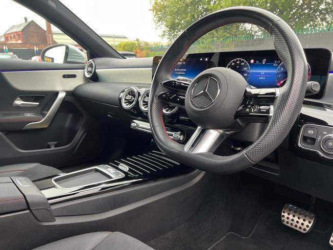MERCEDES-BENZ A Class Photo 22