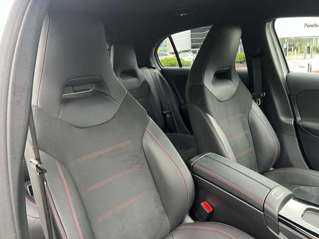 MERCEDES-BENZ A Class Photo 40