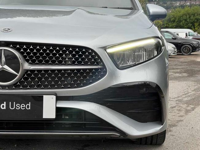 MERCEDES-BENZ A Class Photo 18