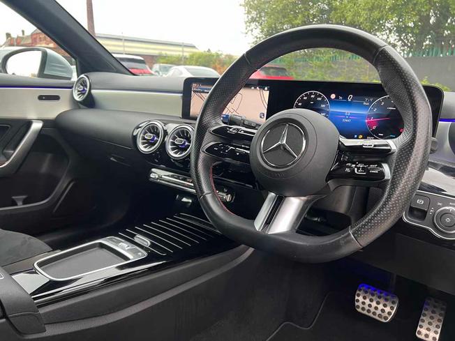 MERCEDES-BENZ A Class Photo 23