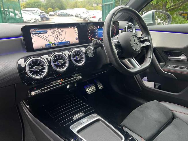 MERCEDES-BENZ A Class Photo 3