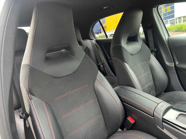 MERCEDES-BENZ A Class Photo 38