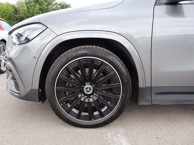MERCEDES-BENZ GLA Photo 12