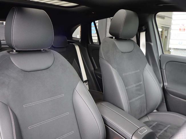 MERCEDES-BENZ GLA Photo 16
