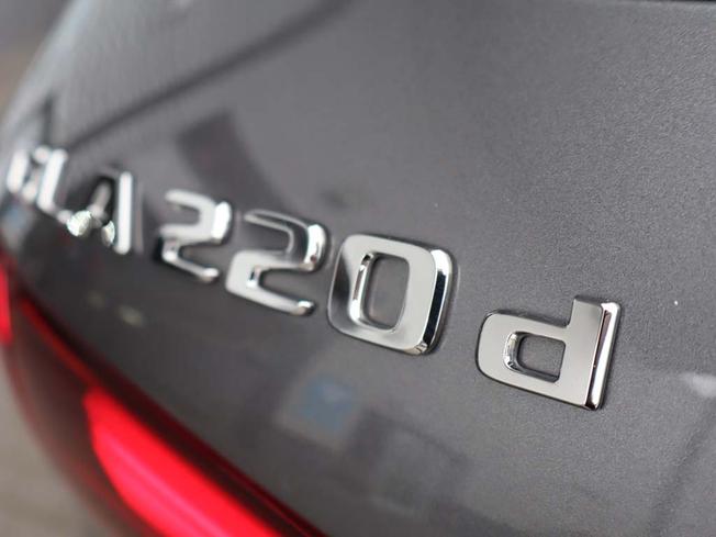 MERCEDES-BENZ GLA Photo 19