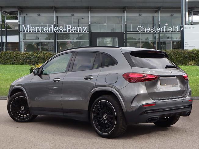 MERCEDES-BENZ GLA Photo 2