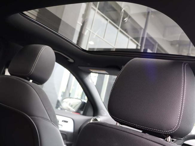 MERCEDES-BENZ GLA Photo 29