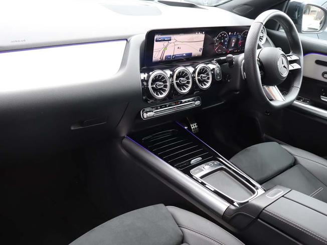 MERCEDES-BENZ GLA Photo 3
